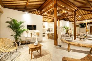 New 5 bedroom Villa close to Seminyak eat street