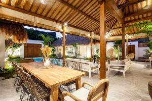 New 5 bedroom Villa close to Seminyak eat street