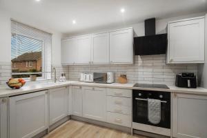 Milton Keynes 3BR,Modern Home, Sleeps 5, Families Stays, Free Parking