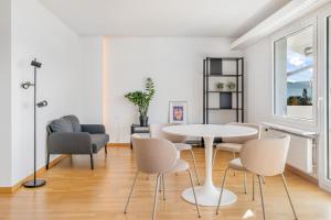 EXQUIS Design 3-Room Apartment KNOLL I Zurich Lake View I Balcony I Family-Friendly