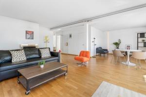 EXQUIS Design 3-Room Apartment KNOLL I Zurich Lake View I Balcony I Family-Friendly