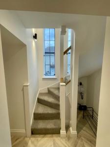 Clarendon- A Converted Church Luxe Apartment