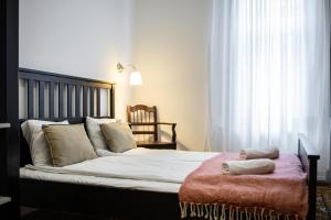 Central Budapest Apartment in Historical Building With Free Private Parking