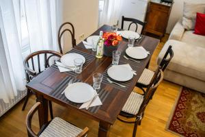 Central Budapest Apartment in Historical Building With Free Private Parking