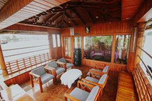 JCT Exclusive 3 Bedroom Private Houseboat withMeals