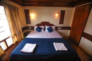 JCT Exclusive 3 Bedroom Private Houseboat withMeals