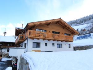 Apartment in Piesendorf near Ski Slopes