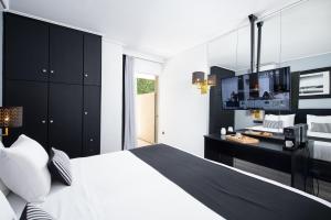 Athenian Riviera Hotel& Suites