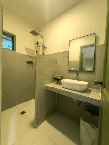 Spacious Studio for 2 Garden Room 2 - 5 min to Surf