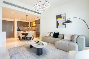 Skyline Serenity - Luxury Beachfront Living