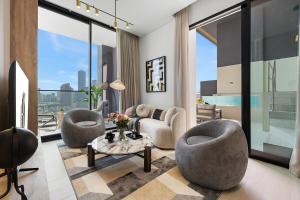 BLVD Luxury 2BHK with Private Pool Near Circle Mall