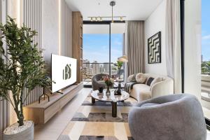 BLVD Luxury 2BHK with Private Pool Near Circle Mall