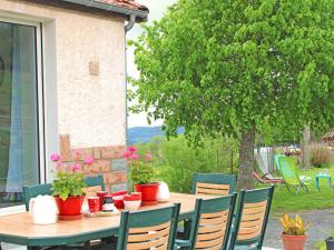 Gîte Chez Mamie avec jardin et terrasse, proche Vichy - FR-1-489-332
