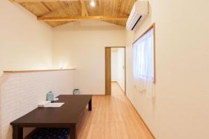 Tenjinbashi-suji Shopping Street Guesthouse Entire House Direct train access to 道頓堀 黒門市場 USJ Kansai International Airport