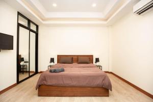 Cat house, 5 min to the beach