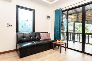 Cat house, 5 min to the beach