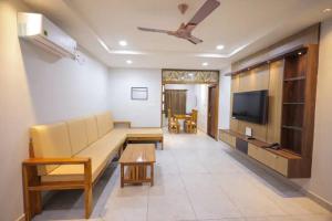 YKHOMES Luxury & Comfort Stay