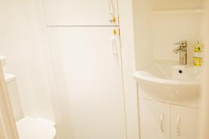 2 Bed Flat - Sleeps 3 - Parking - Wifi