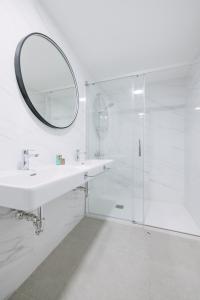 Blue Balcony Suites by Airnest