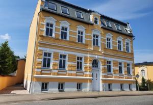 Alt-Berliner Schwanenhof Ferienwohnung DG links