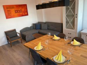 Alt-Berliner Schwanenhof Ferienwohnung DG links
