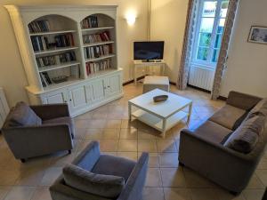 Maison de charme avec piscine chauffée et jardin privé, idéale pour familles - FR-1-653-85
