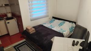 Small Apartment private bathroom ,strong internet