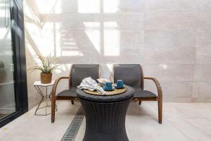 The Collection Barcelona - Amazing 3 Bedroom Apartment with indoor POOL