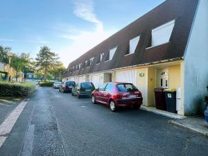 Gare 8 min pied -Disney et Paris 15 min - Mezzanine