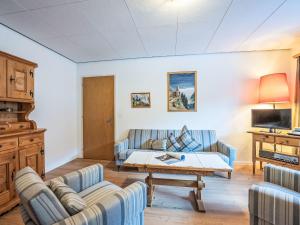 Apartment Chesa Islas by Interhome