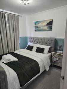 Stylish 5-Bed Solihull Stay Near NEC & Airport