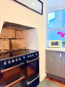 Lorne House-Near Centre-Free Parking-Sleeps 8