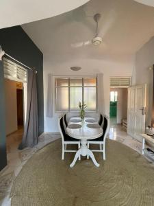 B4 Apartment Stone Town