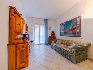 Apartment Baia dei Sogni by Interhome