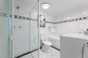 Skyline & City Pulse w Parking Desk Gym Pool