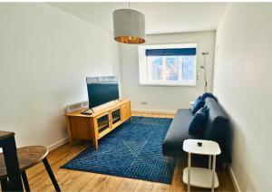 Watford Flat Near London