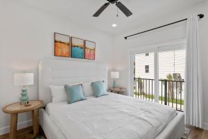 Coastal Retreat, Private Pool & Rooftop Gulf Views