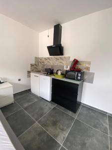 Modernes 1-Zimmer Apartment mit Küche und Bad