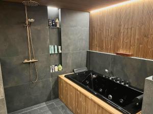 Private Home with Hot Tub & Sauna