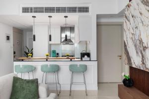 Modern 2BR Luxury Apartment with Downtown Dubai & Burj Khalifa Views