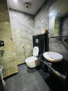 Family Silver Street - 5 Minute Walking Distance New Delhi Railway station