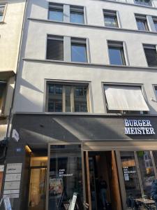 HITrental Town Hall Apartments