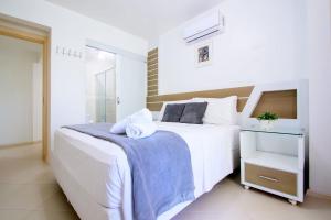 Apto amplo à 350m da praia Jurerê SK6196