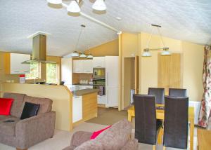 Paradise Lakeside Lodges