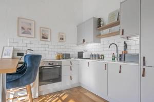 2 Bed Warehouse next to Mailbox and New Street