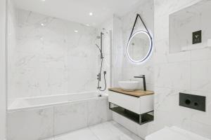 2 Bed Warehouse next to Mailbox and New Street