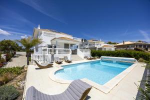 Villa Magical LightBeach and Golf, Lagos