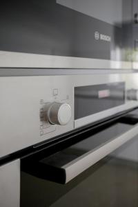 Brand New apartment, central wpool and parking