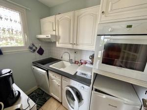 Appart. moderne, terrasse, prêt de la plage, parking - FR-1-494-140