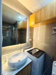 Luxurious Room in Bel Air Makati - Air Residences